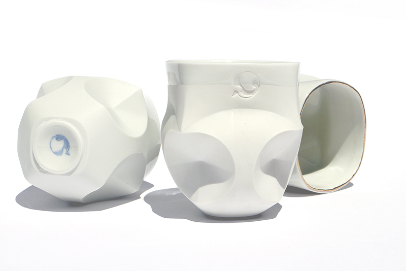 Hajtogatott csésze | mázas porcelán
